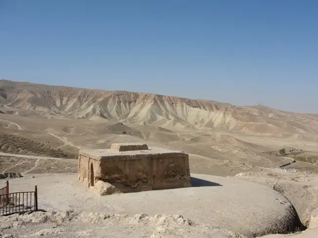 takht e roshtam